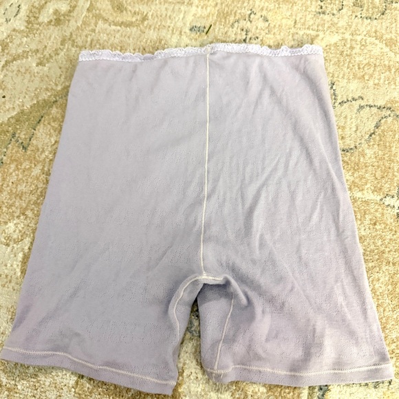 SKIMS Lace Logo Pointelle Boxers in Lavender- size large - Picture 6 of 8
